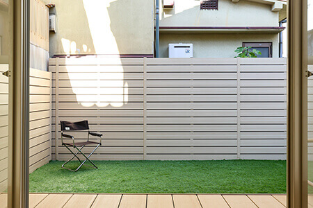 鴨川東　芝生庭の家