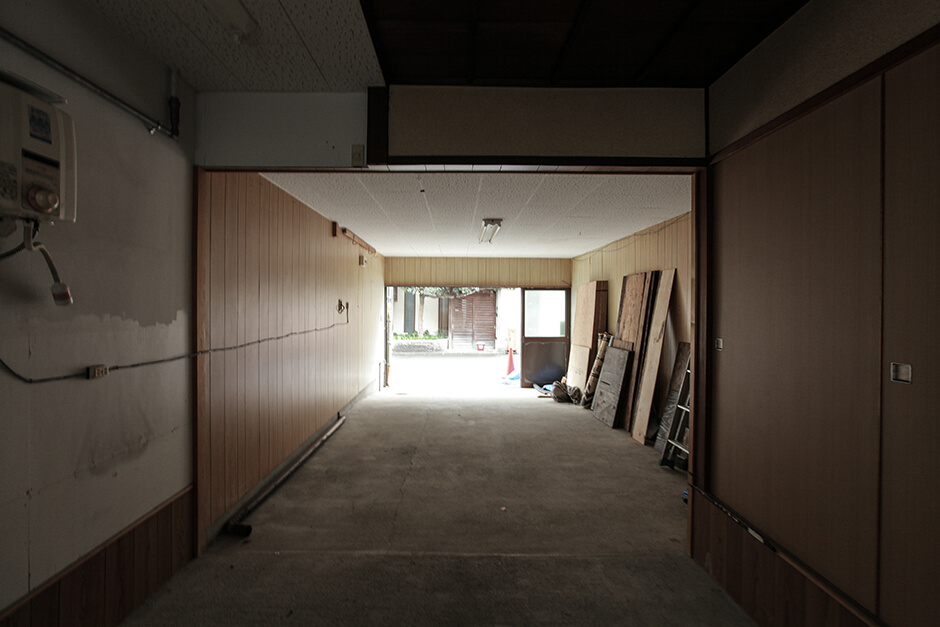 地下鉄北大路駅近くの中古物件のガレージ