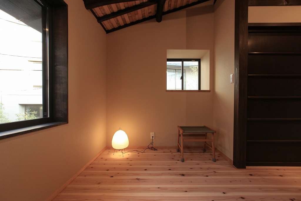 京都の祇園の南のリノベーション京町家物件の寝室