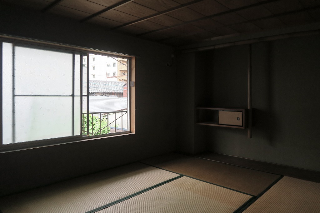 リノベーションプロジェクトの京町家物件の和室と床の間
