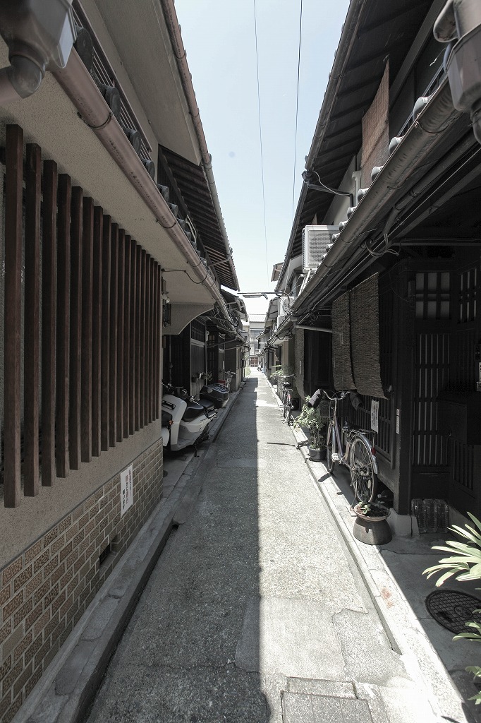 京都の祇園南のリノベーション町家物件が建つ路地