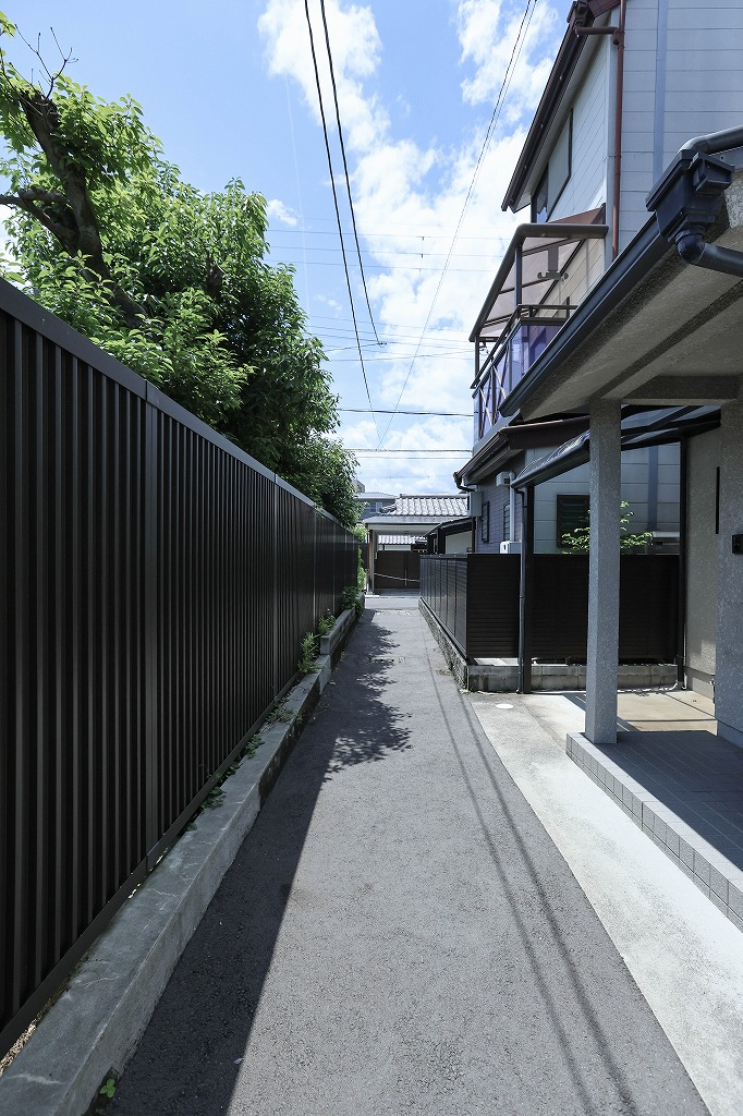 京都御所北のリノベーション中古物件の全面通路