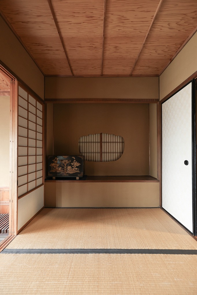 京都市北区の船岡山近くの邸宅の玄関